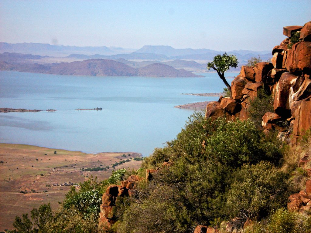 Raptor Ridge Lodge overlooking Gariepdam